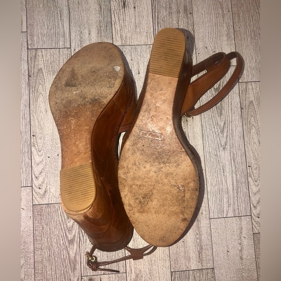 Vintage Coach Tan Logo Leather Wedge Ankle Strap Sandals Size 8.5 - Picture 9 of 11